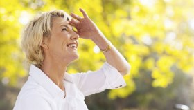 Pensioni, in arrivo lo ‘sconto donna’: a riposo a 63 anni