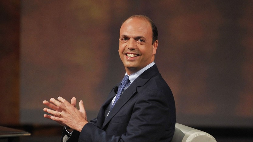 Il ritorno di Angelino Alfano: cosa fa l’ex ministro e quanto guadagna