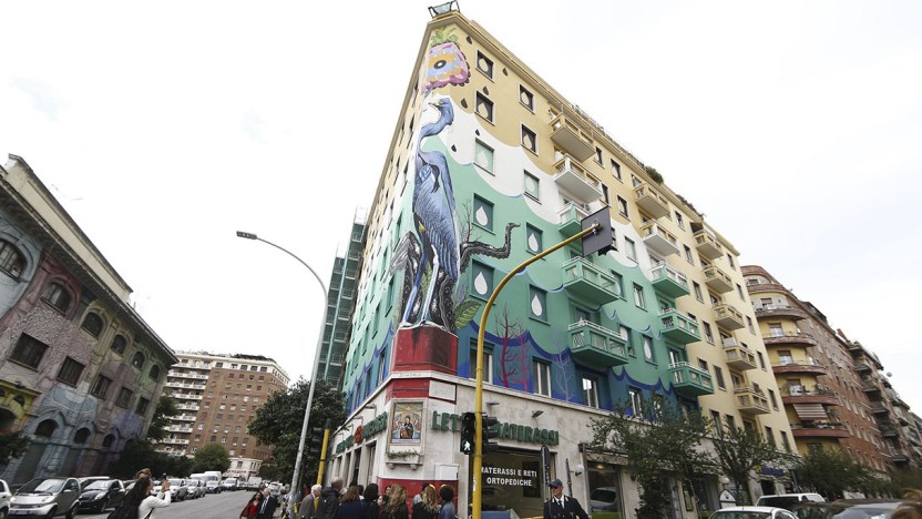 “Hunting Pollution”, il murales cattura-smog più grande d’Europa