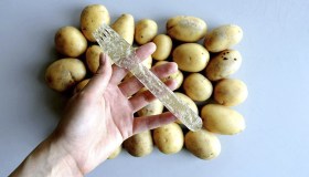 Forchette fatte di patate: ecco la nuova plastica biodegradabile