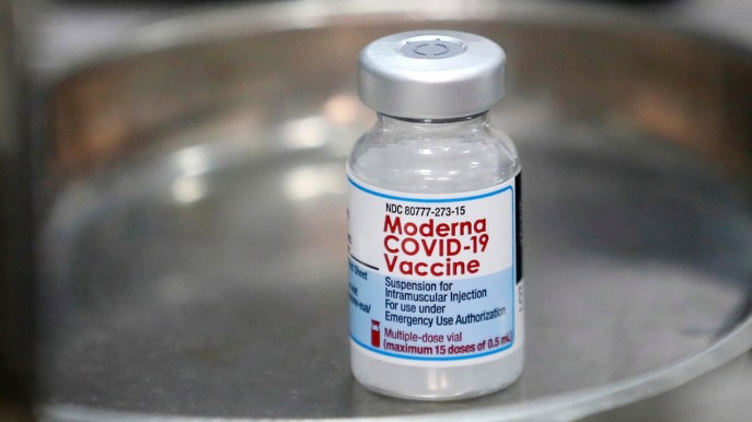 Covid, in arrivo vaccino bivalente e anti-Omicron per l’autunno