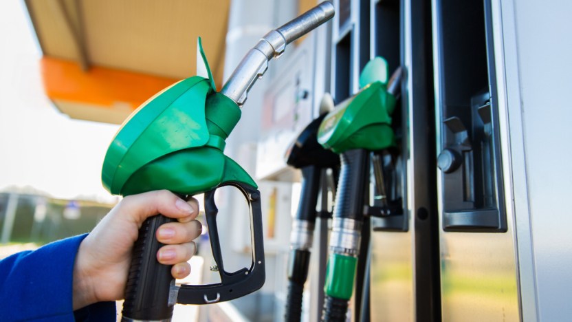 Prezzi mai visti, diesel supera la benzina: cosa nasconde il rincaro