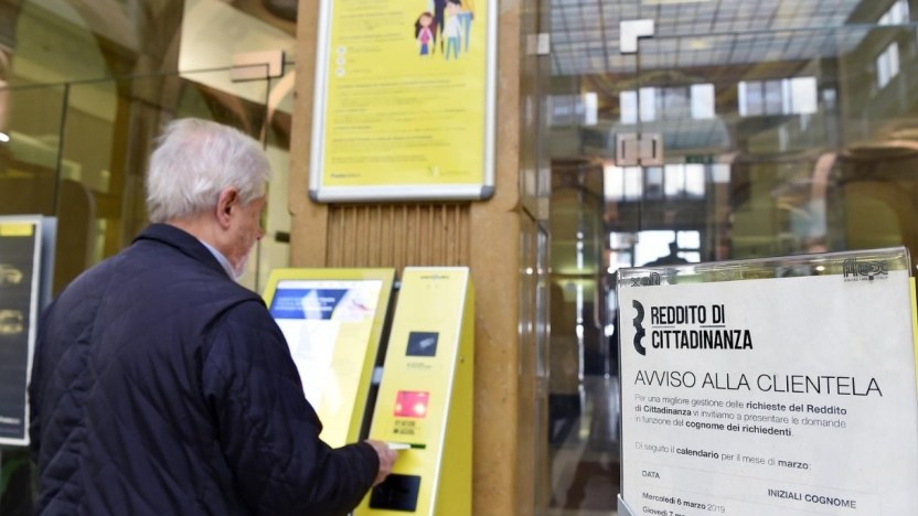 Reddito di cittadinanza, portale inaccessibile: i servizi sospesi