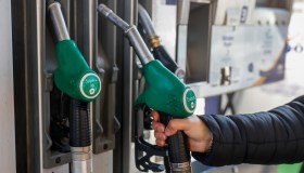 Benzina salata, i prezzi aumentano ancora: quanto pagheremo