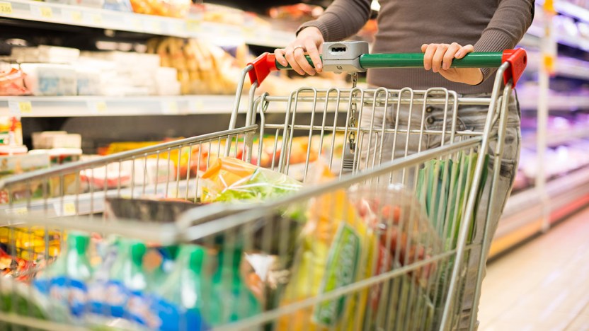 Inflazione record, allarme per questi alimenti: costeranno una fortuna