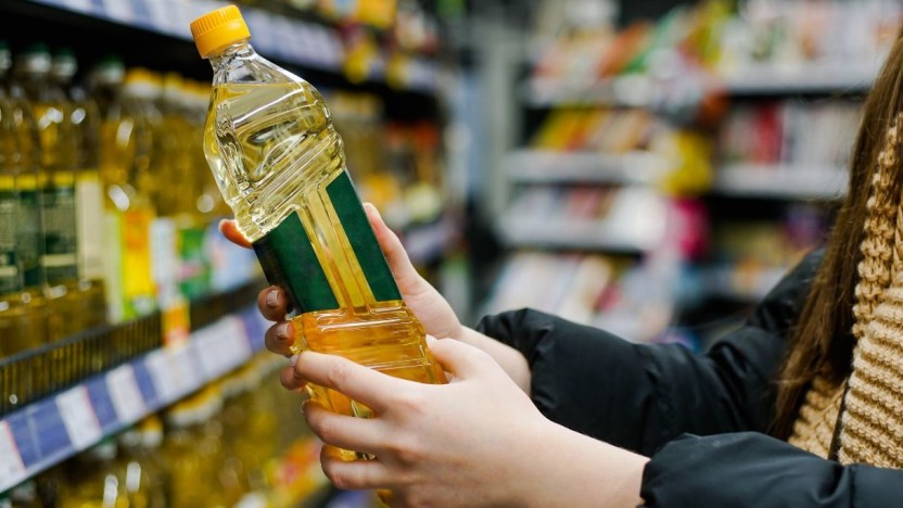 Allarme olio extravergine d’oliva contraffatto, come riconoscerlo