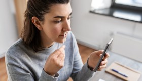 Covid, polmoniti da Omicron: la situazione
