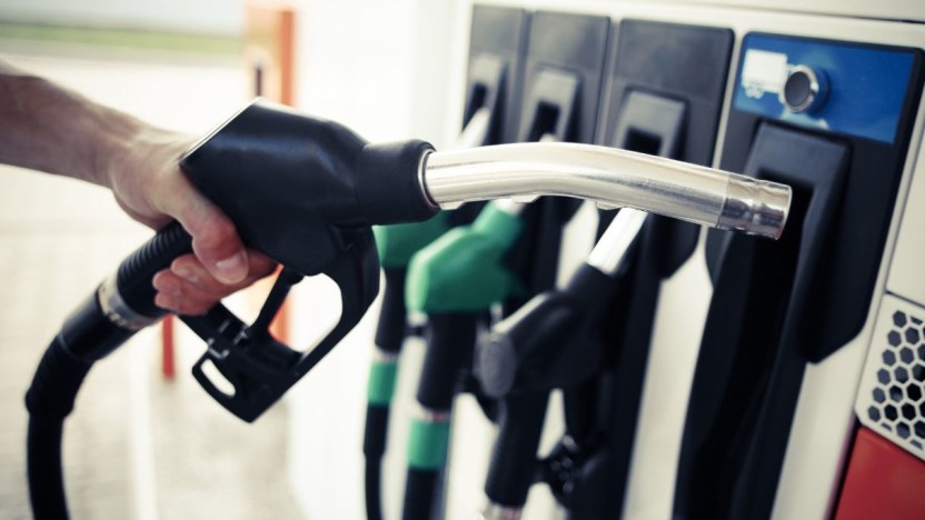 “Diesel a 69 centesimi”, ma è un errore. Caos al distributore