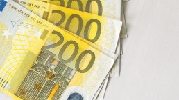Torna il buono benzina da 200 euro. Come averlo e fino a quando