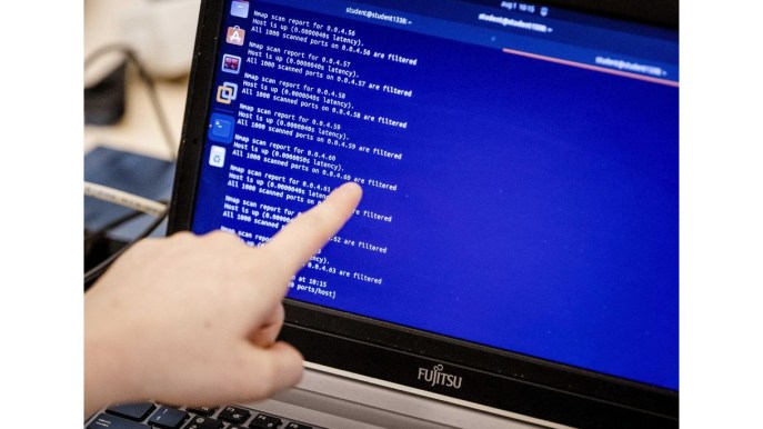 Lavoro, poche le donne nel settore tech: le posizioni più ricercate
