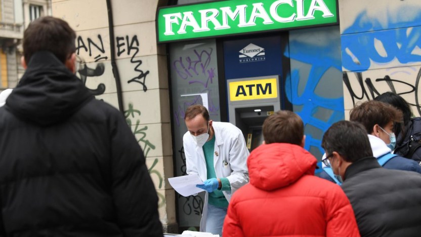 Covid, balzo dei contagi: Gimbe lancia l’allarme al Governo