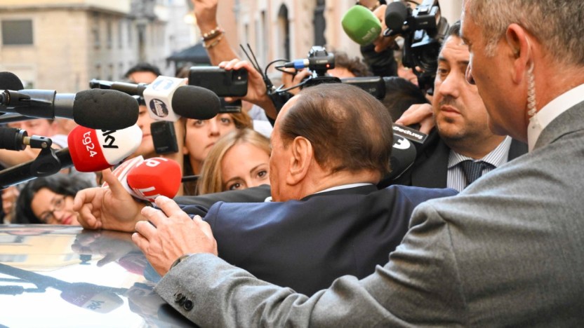 Scoppia il caso Berlusconi-Putin: ecco chi rischia già di saltare nel governo Meloni
