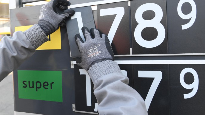 Prezzo carburanti, a guadagnarci più di tutti è lo Stato. Ecco come si compone il prezzo