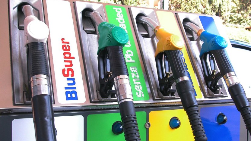 Occhio ai nuovi prezzi di benzina e diesel: quanto costa fare il pieno adesso
