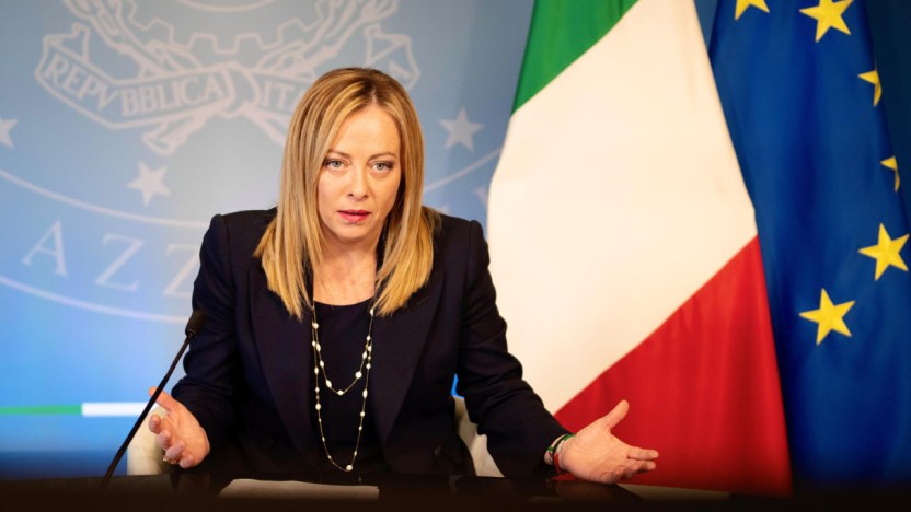 I contanti favoriscono l’evasione e costano più di carte e bancomat