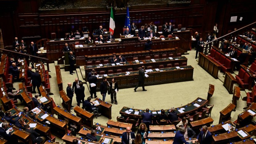 Pubblicate le dichiarazioni dei redditi dei politici: i deputati più ricchi