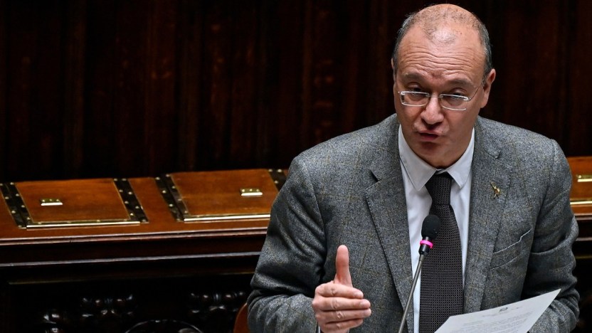 Scuola, parte la rivoluzione Valditara: arrivano due nuovi tipi di docenti