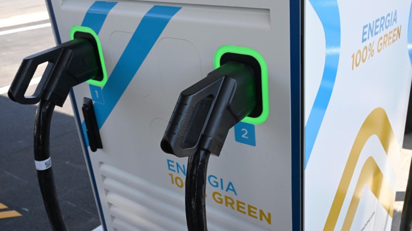 E-fuel, stangata in arrivo? Ecco quanto costa un pieno