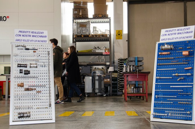 Una foto dell'espositore con i prodotti realizzati da Grazioli Group