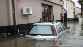 Alluvione, auto elettriche e ibride messe in quarantena