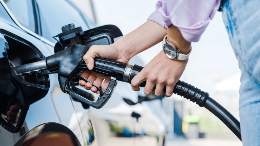 Benzina, dove costa di più e di meno: la mappa