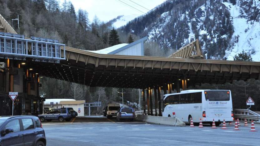 Stop alla chiusura, il traforo del Monte Bianco resta aperto