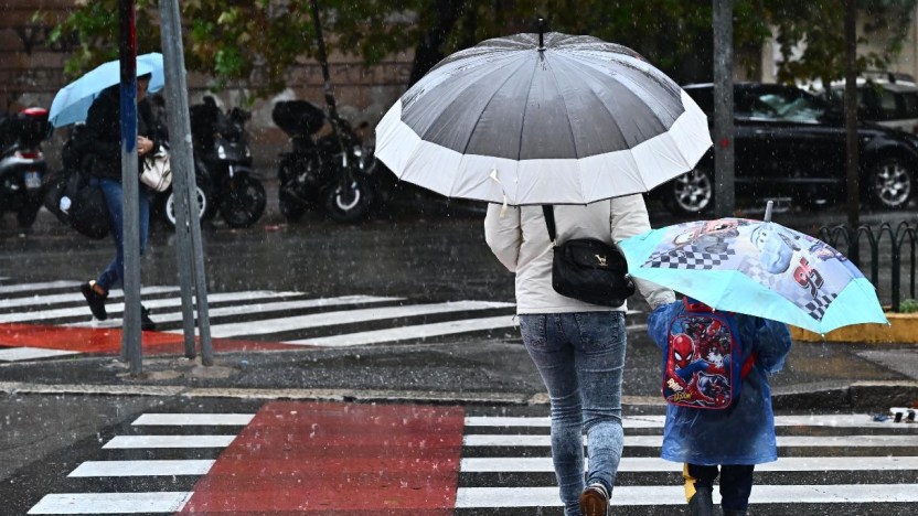 Meteo, allerta rossa: scuole chiuse per maltempo. L’elenco dei comuni