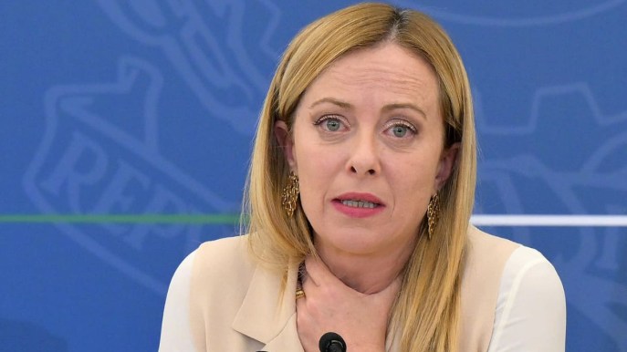 Meloni sospende Schengen: cosa cambia per chi viaggia