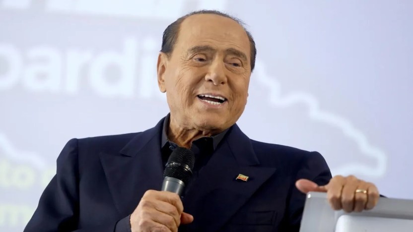 Olgettine sfrattate, la famiglia Berlusconi toglie loro casa e assegno