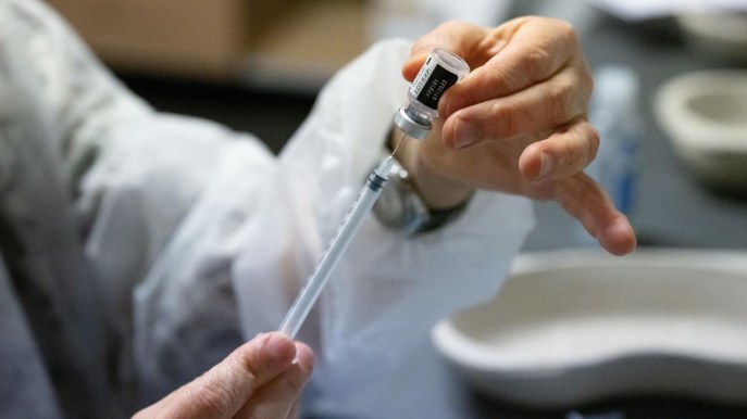 Vaccino Covid, miocarditi e pericarditi: cosa sappiamo