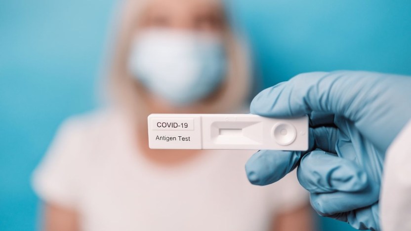 I sintomi della nuova variante Covid: come distinguerla dall’influenza