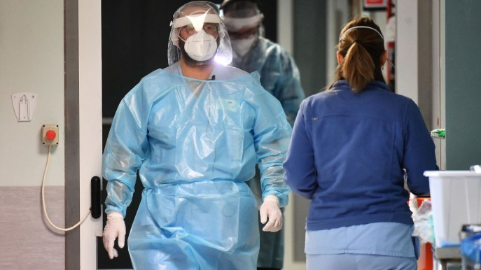 Pronto soccorso in tilt in molte città fra ferie, Covid e influenza