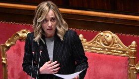 Cosa sono gli otoliti che costringono Meloni a rimandare la conferenza stampa di fine anno