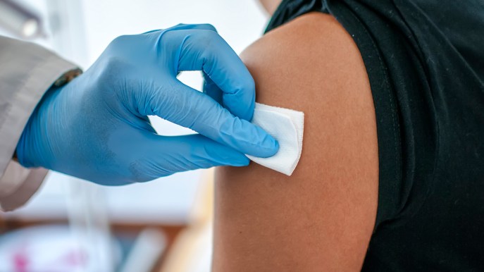 Rivoluzione vaccini Covid: si replicano da soli con la tecnologia saRNA