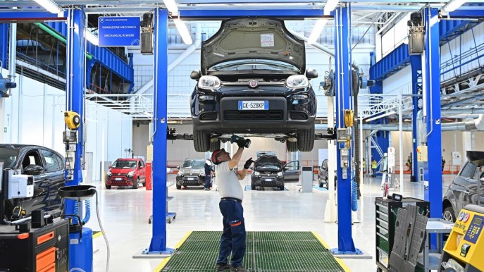 Auto, Urso contro Stellantis: arrivano nuovo produttore in Italia e revisione degli incentivi