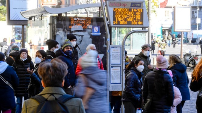 Sciopero Napoli del 23 febbraio 2024, bus, metro e tram a rischio? Eav non aderisce