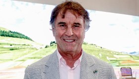 Brunello Cucinelli e la Cina, da Tmall su Alibaba a designer dell’anno per GQ China