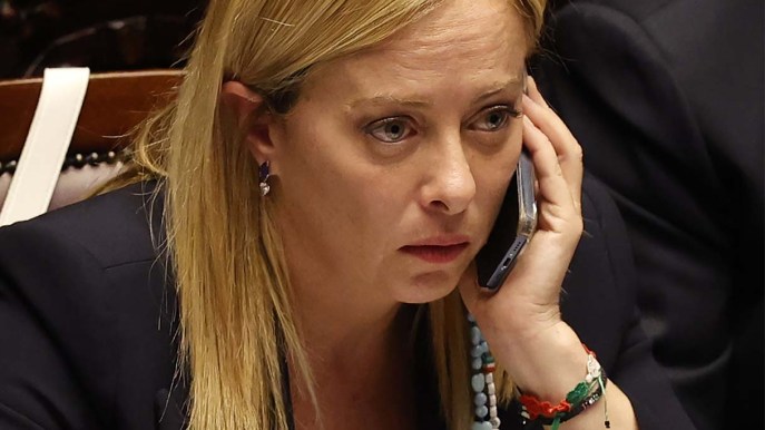 Telemarketing selvaggio, arriva lo scudo anti furbetti: multe ai call center fino a 1 milione per le telefonate illecite