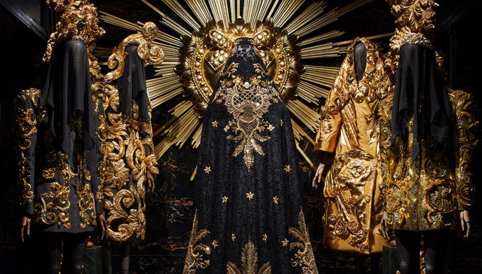 Mostra "Dal cuore alle mani" firmata Dolce & Gabbana.