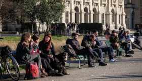 Mantenimento dei figli, in quali casi cessa l’obbligo: la nuova sentenza della Cassazione