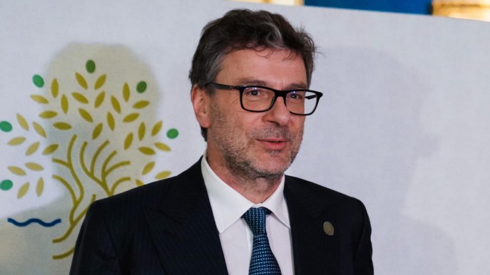 Tim, via libera Ue all’acquisizione da parte del fondo KKR della rete NetCo: soddisfatto Giorgetti