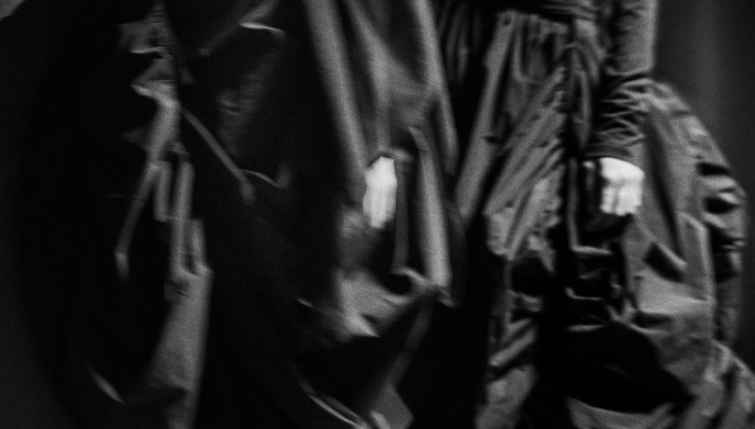 La mostra “Yohji Yamamoto. Letter to the future”.