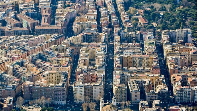 Mercato immobiliare in crisi nel 2023: compravendite -7%, mutui in calo del 26%