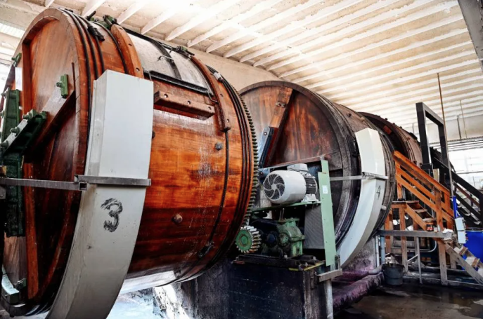 Macchinari industriali per la produzione di pellame