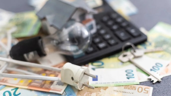Bollette, la Lega punta al rinvio del mercato libero: costi superiori del 47% rispetto al tutelato