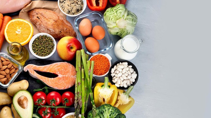 Alimentazione, le quattro parole chiave per non ammalarsi a tavola