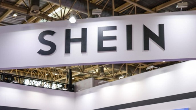 Shein “vende vestiti con sostanze tossiche”: l’allarme europeo contro il colosso del fast fashion