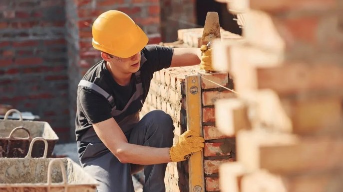Sempre meno lavoro ai giovani, così le pensioni diventano insostenibili: i dati dell’Inps