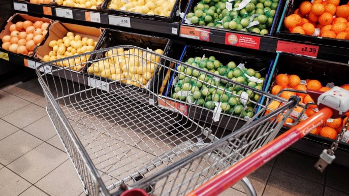 Insalata richiamata dai supermercati per pericolo Listeria: i rischi per la salute
