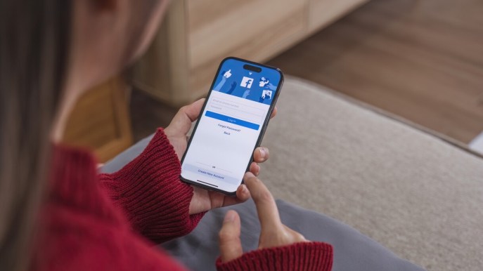 Stalking su Facebook, vale anche se la vittima non è iscritta: la sentenza